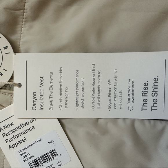 Vuori White Puffer Vest - Picture 2 of 3